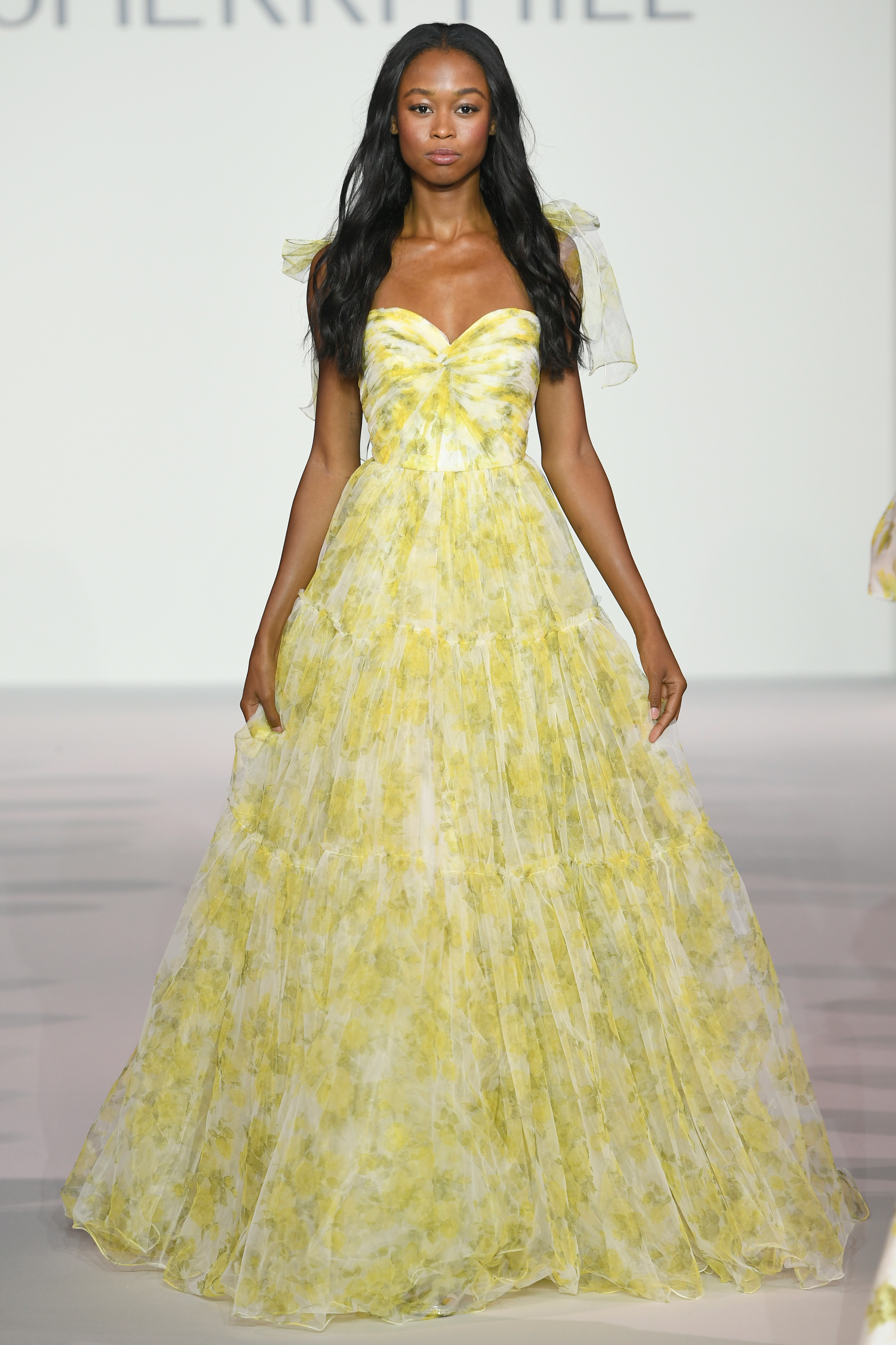 Yellow sherri hill ball on sale gown