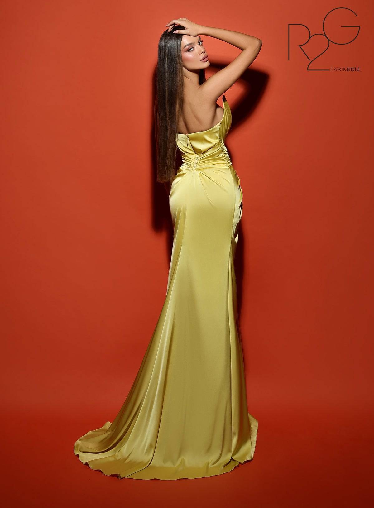 Tarik Ediz 53002 Fitted Strapless Deep Sweetheart Satin Evening Gown B Chic Fashions Tarik Ediz 53002 Fitted Strapless Deep Sweetheart Satin Evening Gown B Chic Fashions