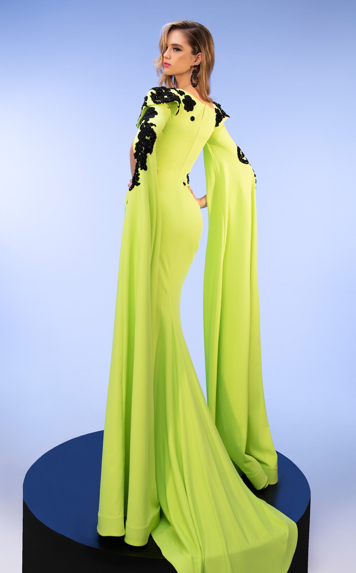 MNM Couture F02802