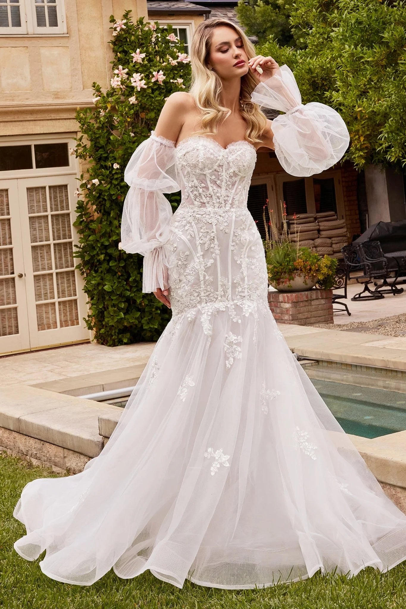 Andrea and Leo CD858W